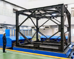 三洋工業株式会社 三次元振動試験機